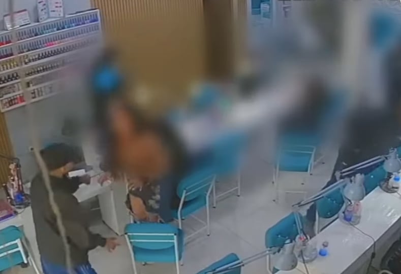 Los ladrones en el salón de belleza del barrio Diana Turbay.