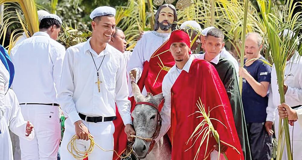 Es común encontrar en la procesión de la Hermandad Nazarena. 