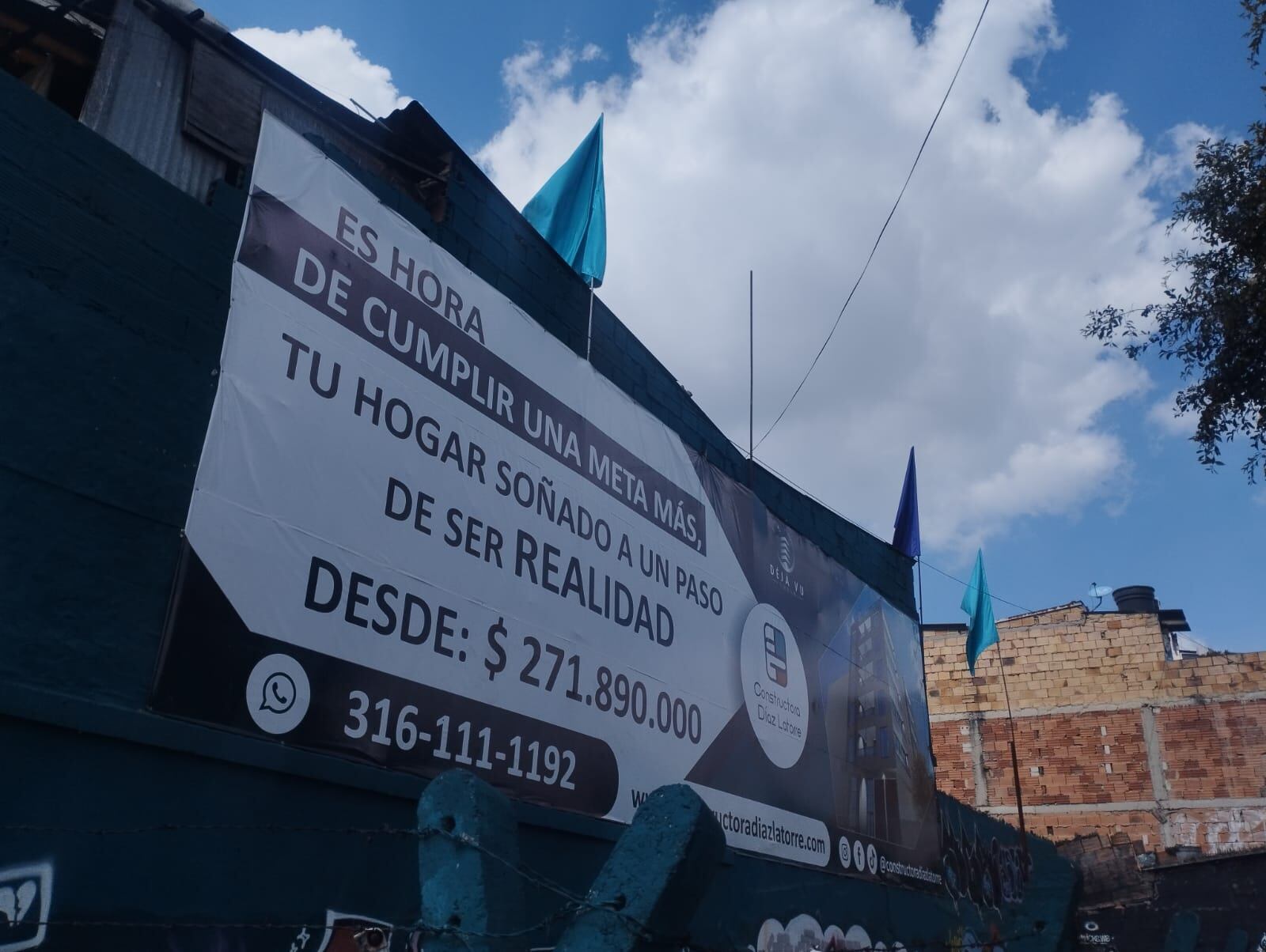 Los compradores han denunciado que la obra está paralizada.