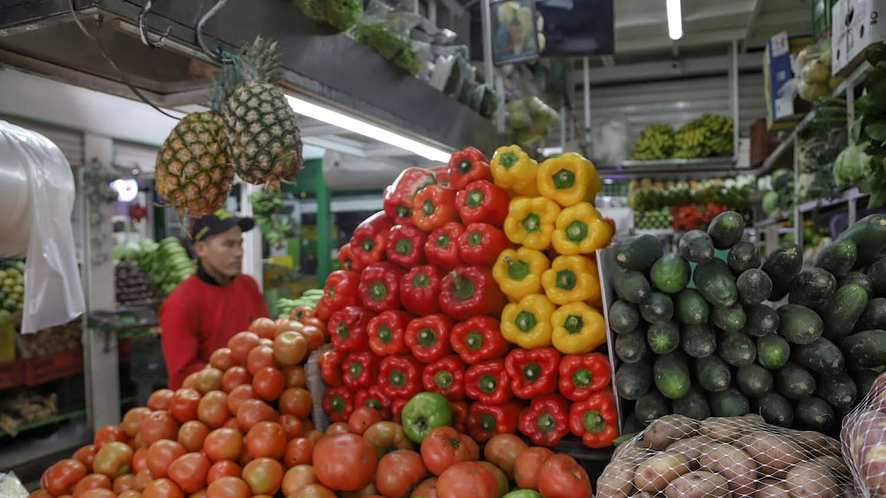 La Organización Mundial de la Salud recomienda comer al menos 400 gramos o cinco porciones de frutas y verduras al día.