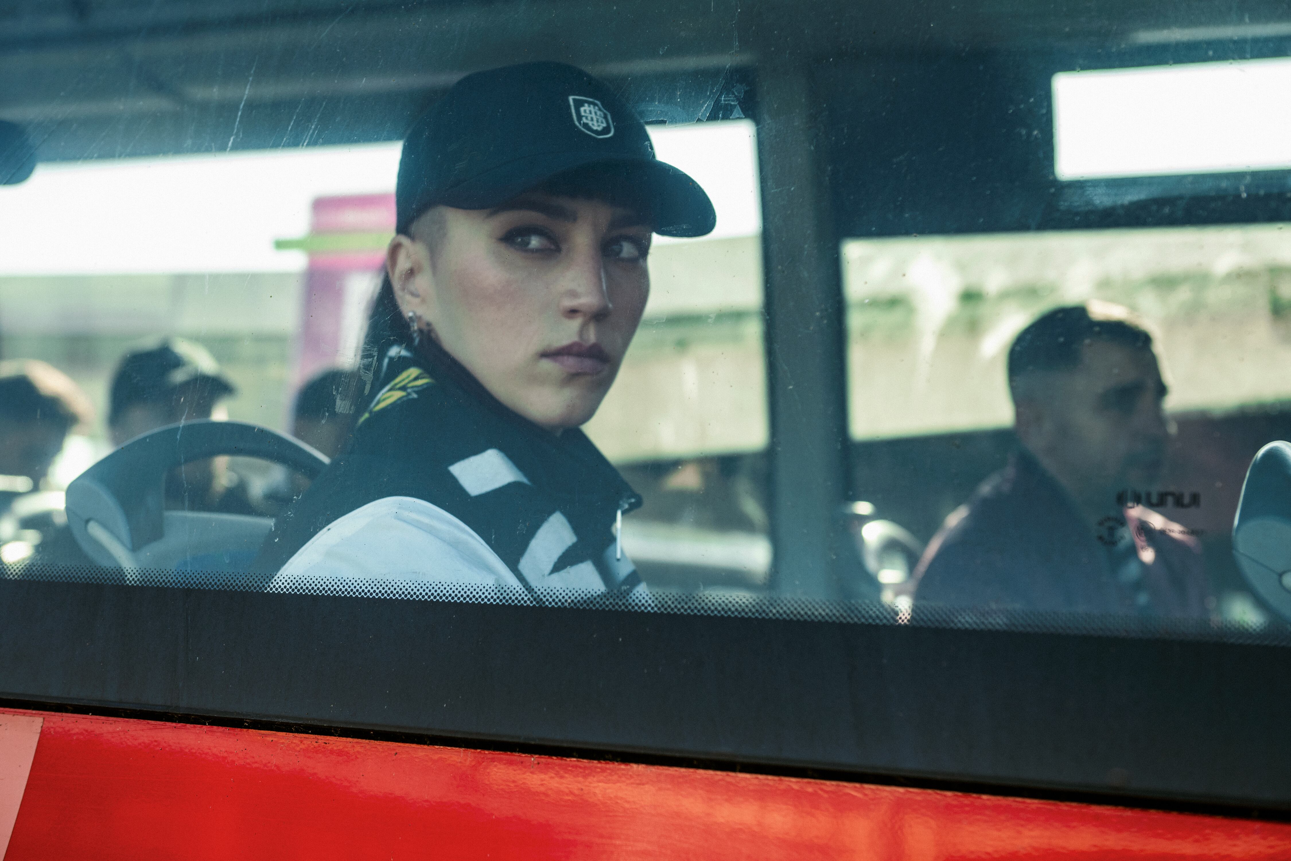 Claudia Salas es Julia. Foto: Jaime Olmedo/Netflix © 2024