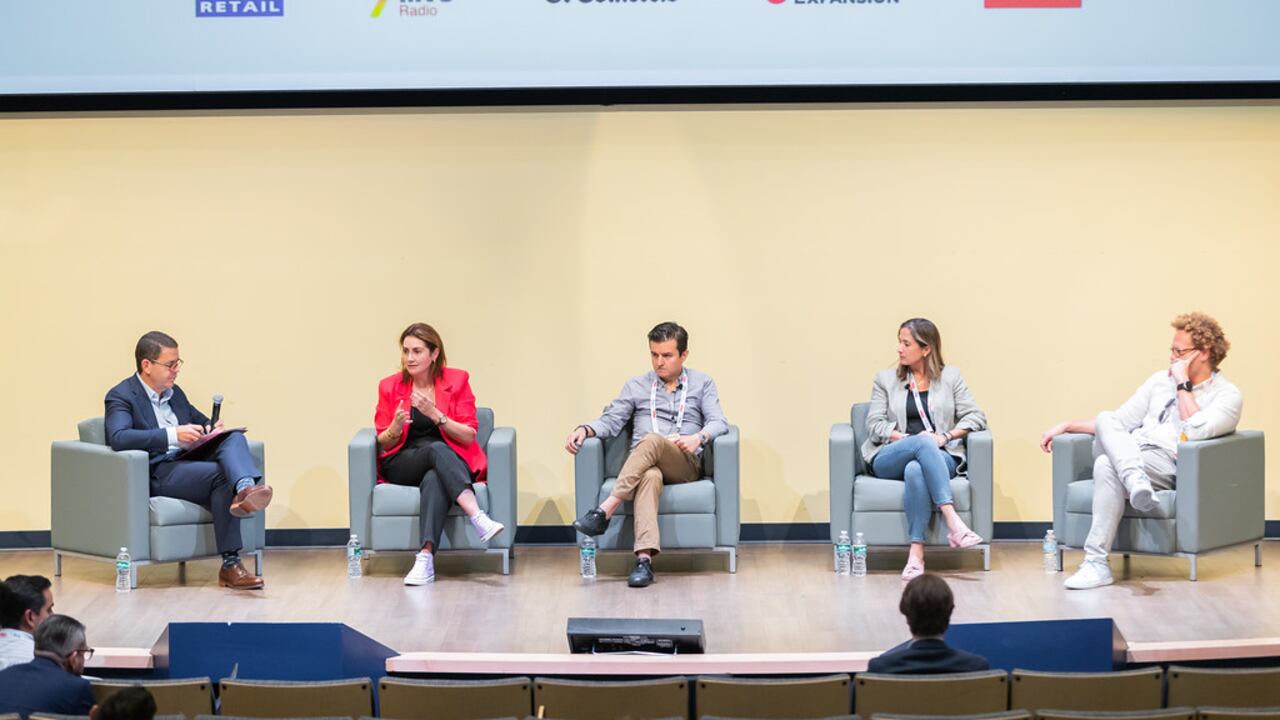 Alejandra Restrepo tiene un reconocido conocimiento en comercio electrónico que aporta en Mercado Libre desde hace 4 años