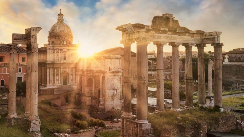 El edicto les otorgó a todos los hombres libres del Imperio la ciudadanía romana plena y a todas las mujeres libres del Imperio los mismos derechos que a las mujeres romanas.