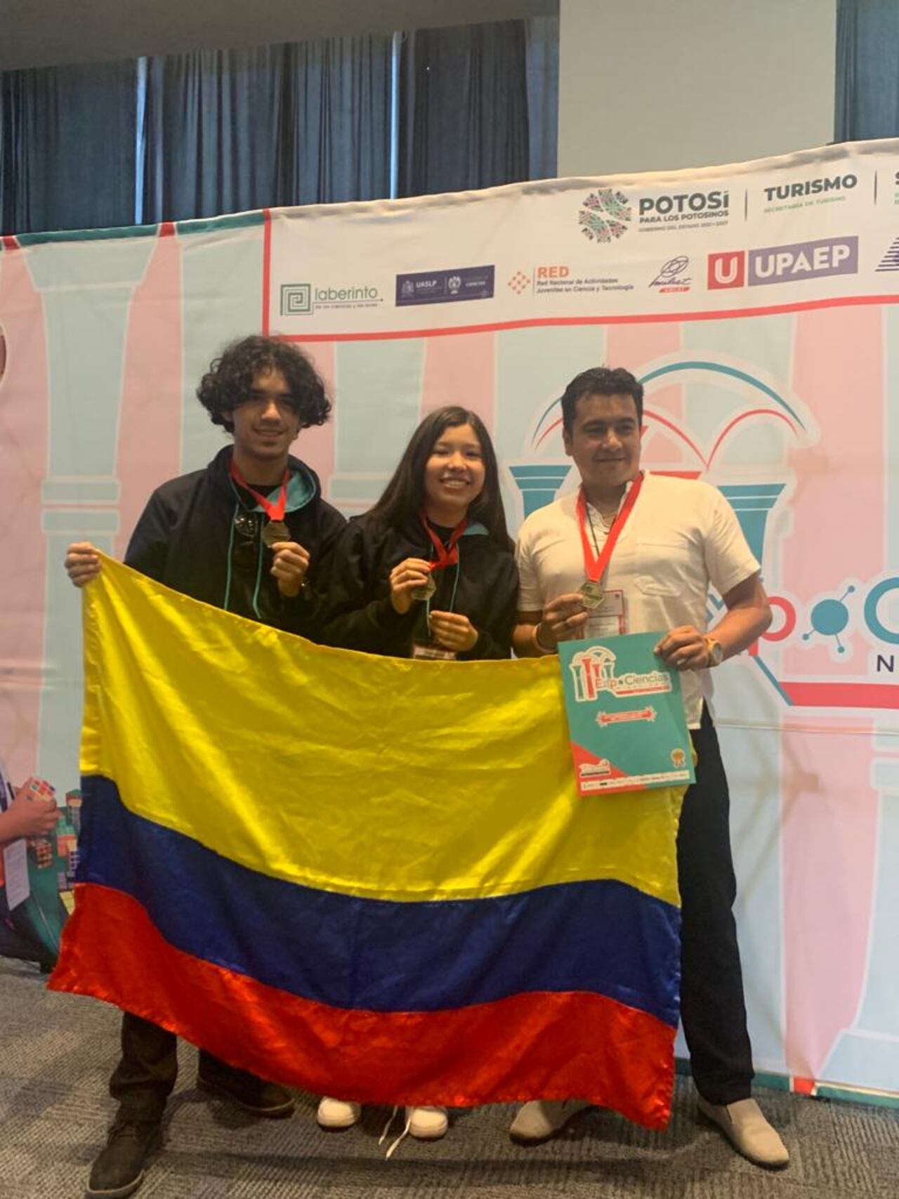 La delegación Colombiana en Expociencias Nacional México 2022