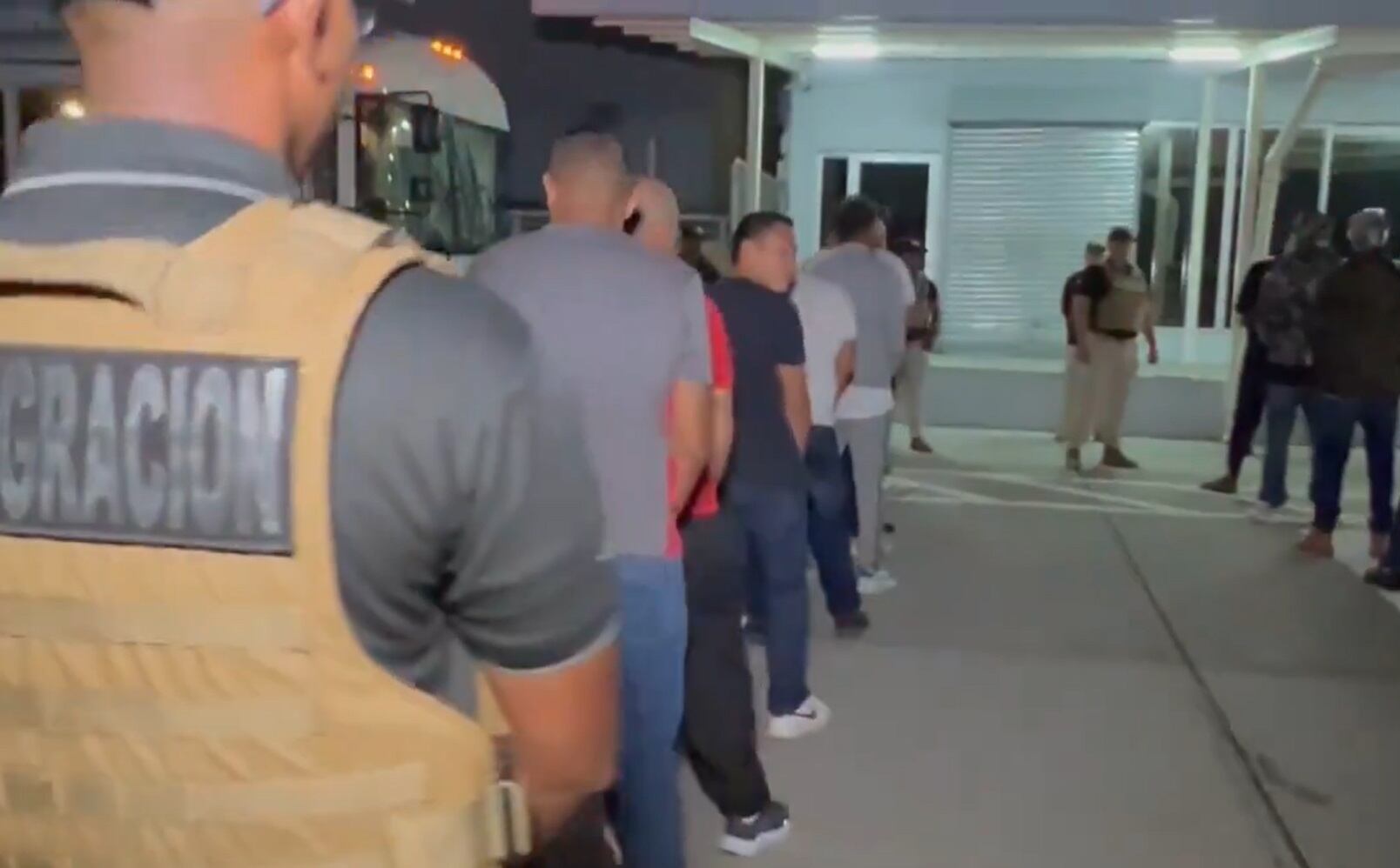 Los colombianos deportados tenían delitos de narcotráfico y secuestro.