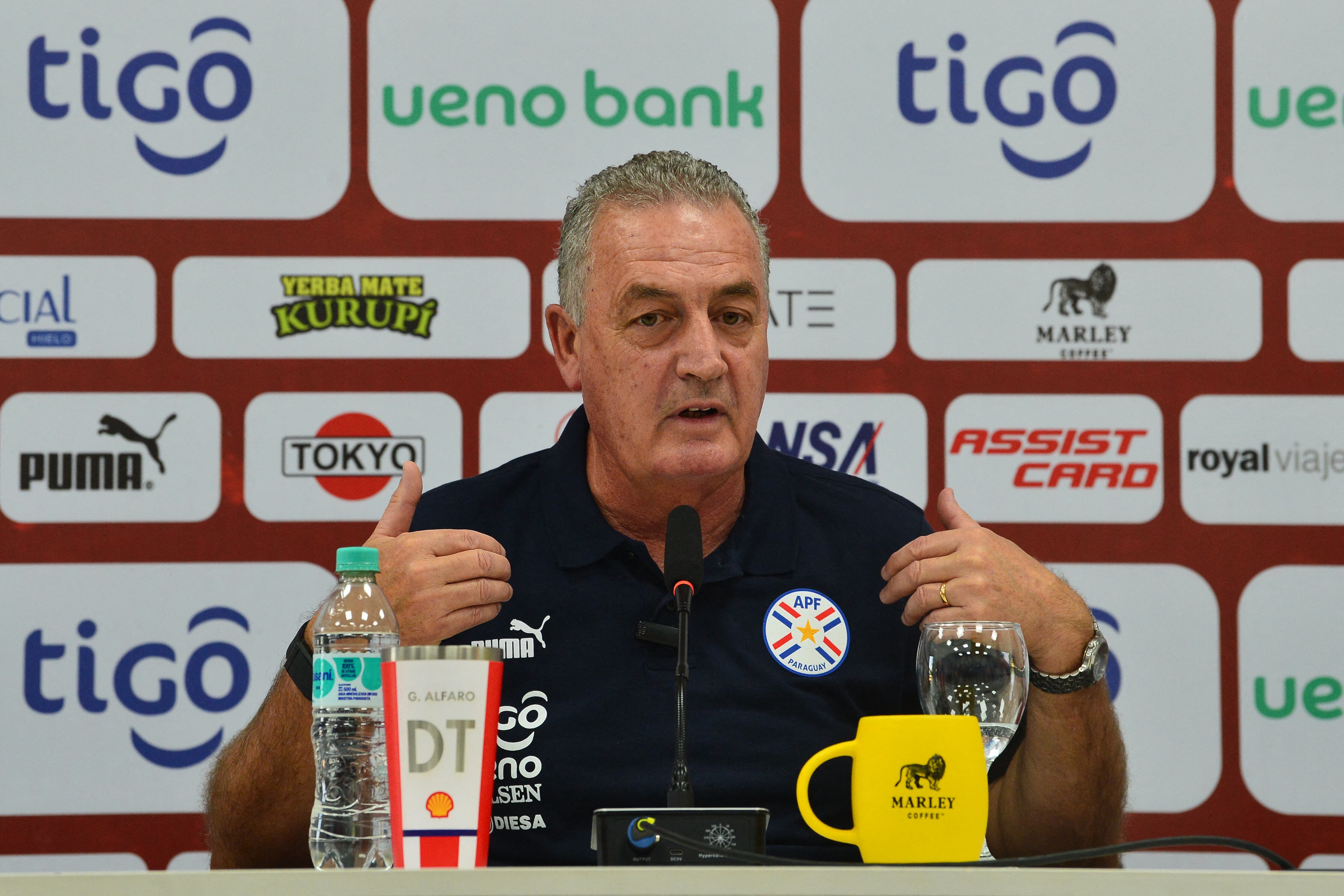 Gustavo Alfaro DT de Paraguay