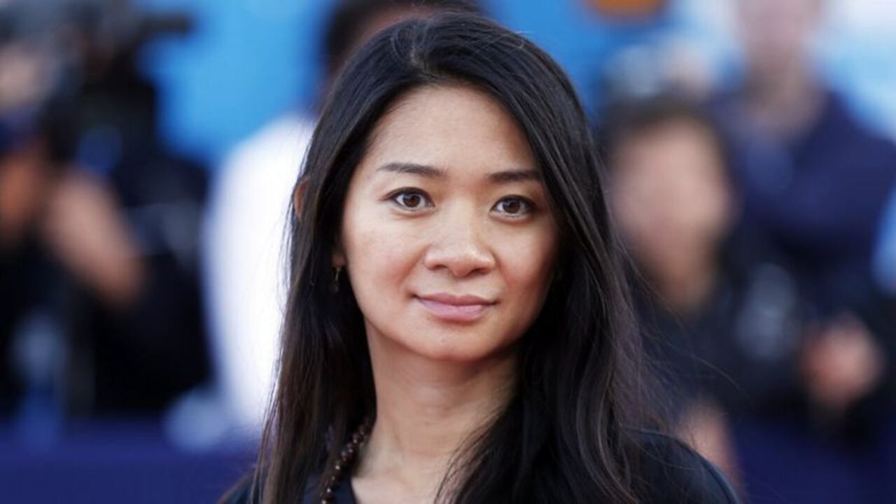 Chloé Zhao está nominada al Oscar a mejor direcciónpor Nomadland.