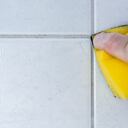 La limpieza de las baldosas es clave para que las juntas de las mismas no se percudan