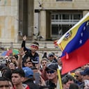 Venezolanos se congregan en la Plaza de Bolívar, de Bogotá, para manifestar su rechazo a los resultados de las recientes elecciones presidenciales.
