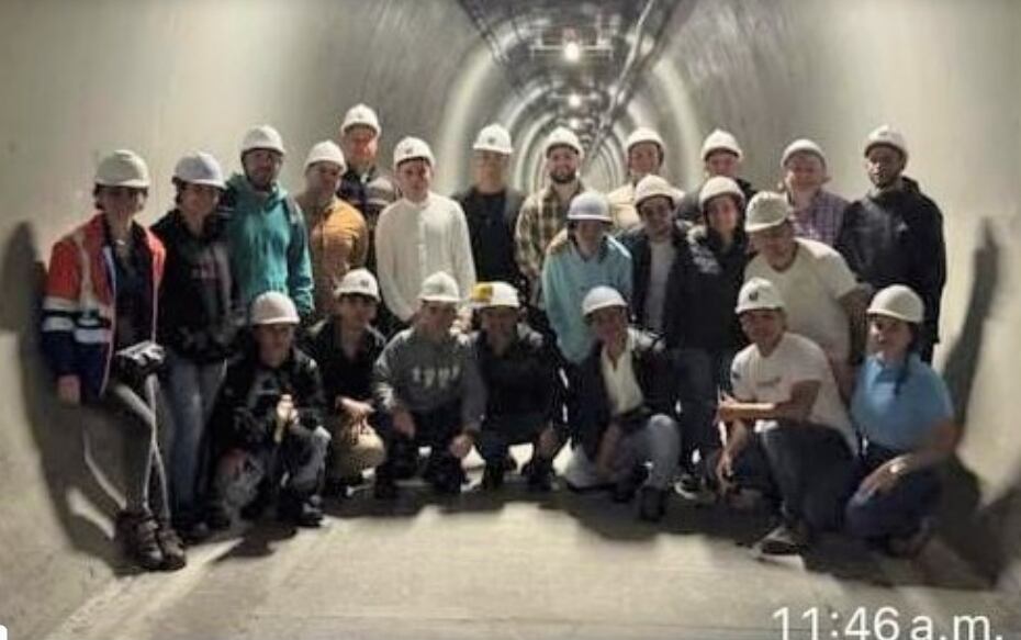 Estudiantes y profesores de la Corporación Universitaria Empresarial Alexander Von Humboldt.