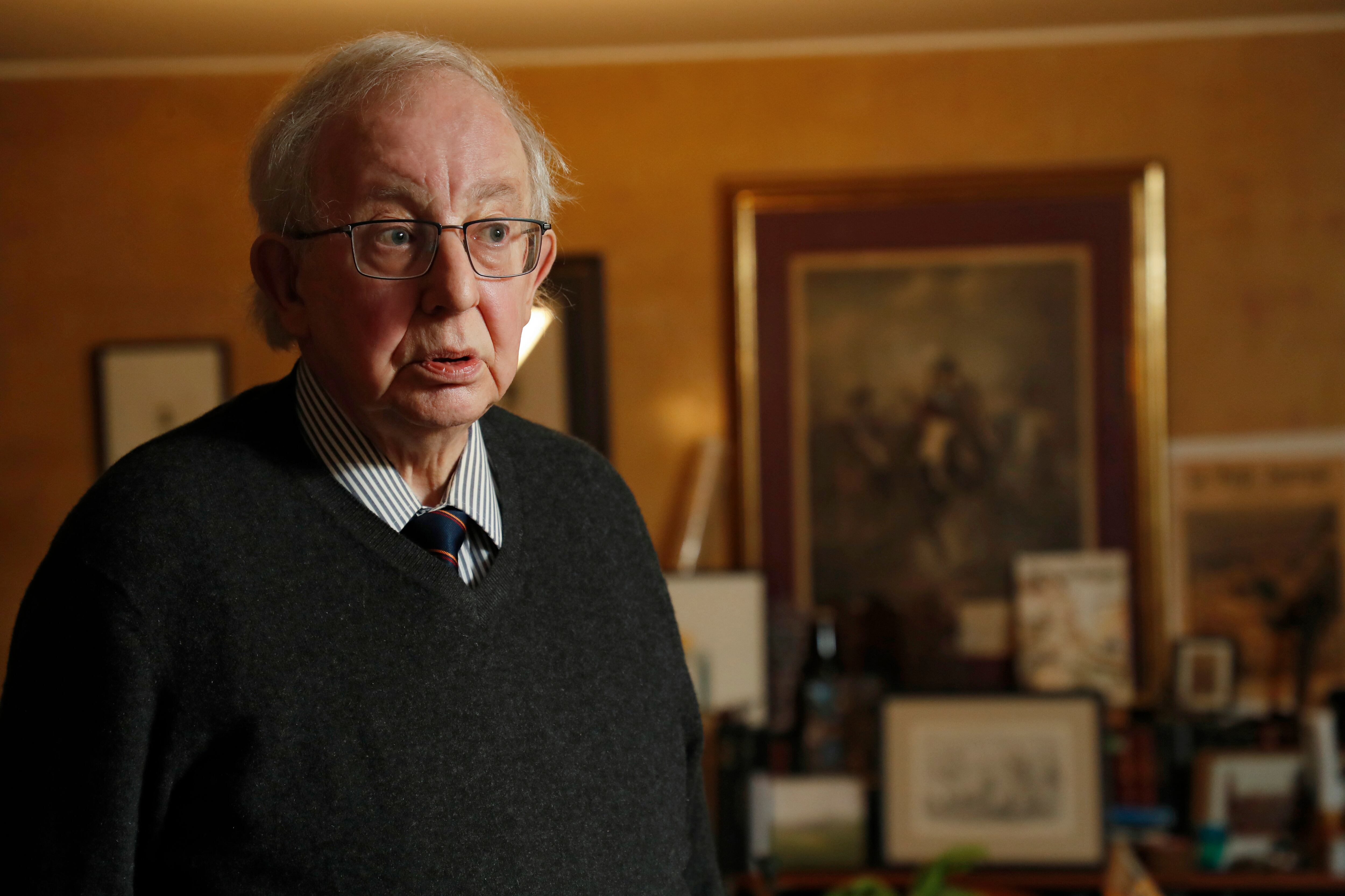 Malcolm Deas  historiador inglés especializado en América Latina en general y de Colombia.