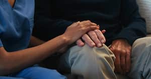 La oración por los enfermos que se encuentran en casa es clave para ayudar a fortalecerlos en la fe y esperanza.