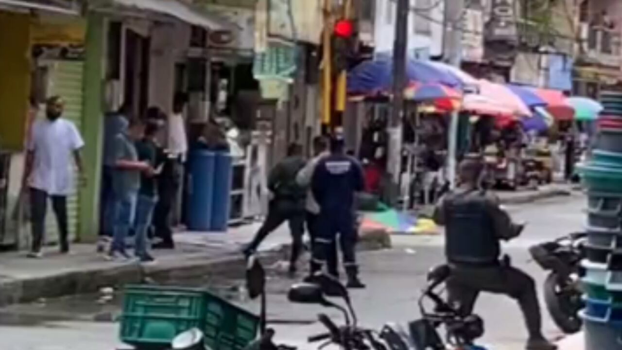 Artefacto explosivo camuflado en un maletín en las calles de Quibdó, Chocó.