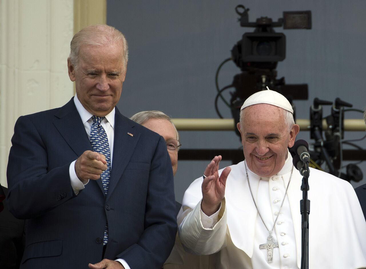 Papa Francisco habló con Joe Biden por teléfono el 12 de noviembre de 2020 para ofrecer "bendiciones y felicitaciones" al presidente electo de Estados Unidos por su victoria, dijo el equipo de transición demócrata en un comunicado. Foto: AFP