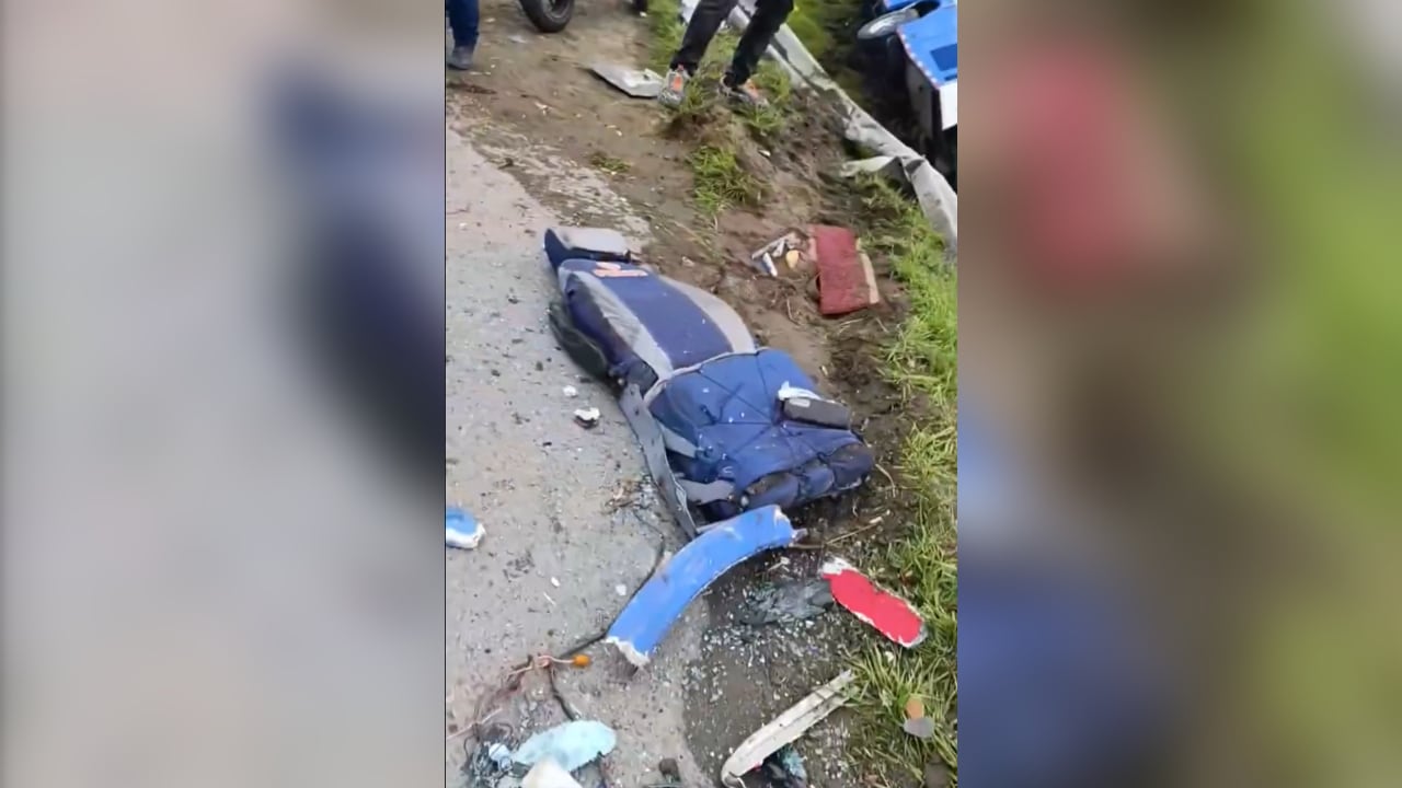 Los Bomberos de Cundinamarca están al frente de la emergencia.