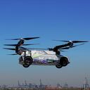 El auto volador eVTOL X3 puede elevarse a más de diez metros de altura.