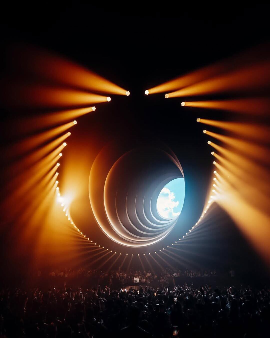 El dj Black Coffee vendrá al Movistar Arena, este viernes 11 de abril de 2025.