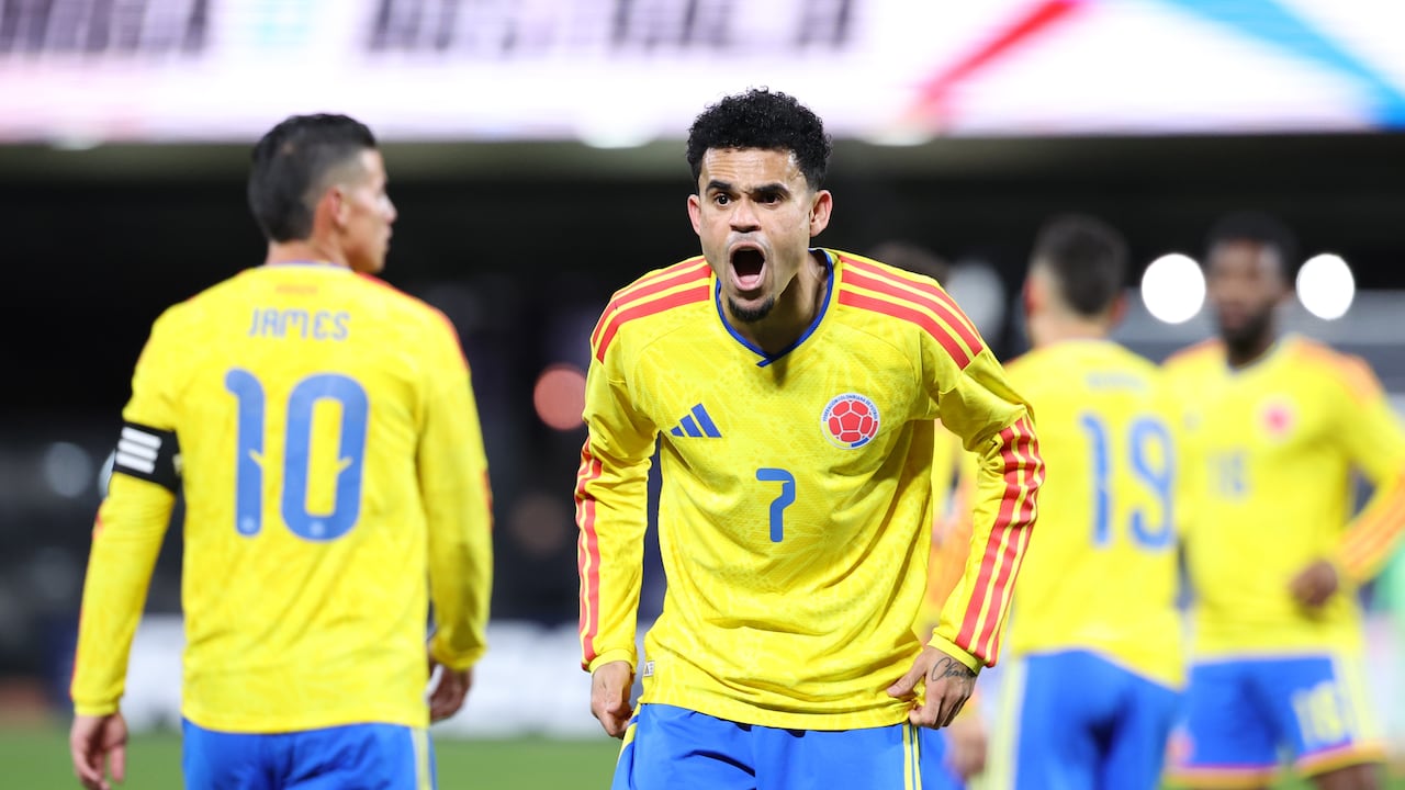 Luis Díaz celebra el segundo gol de Colombia ante Australia.
