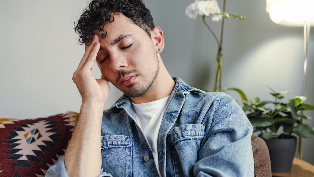Hay que establecer en cada caso los factores disparadores de las cefaleas, en la alimentación o medio ambiente.