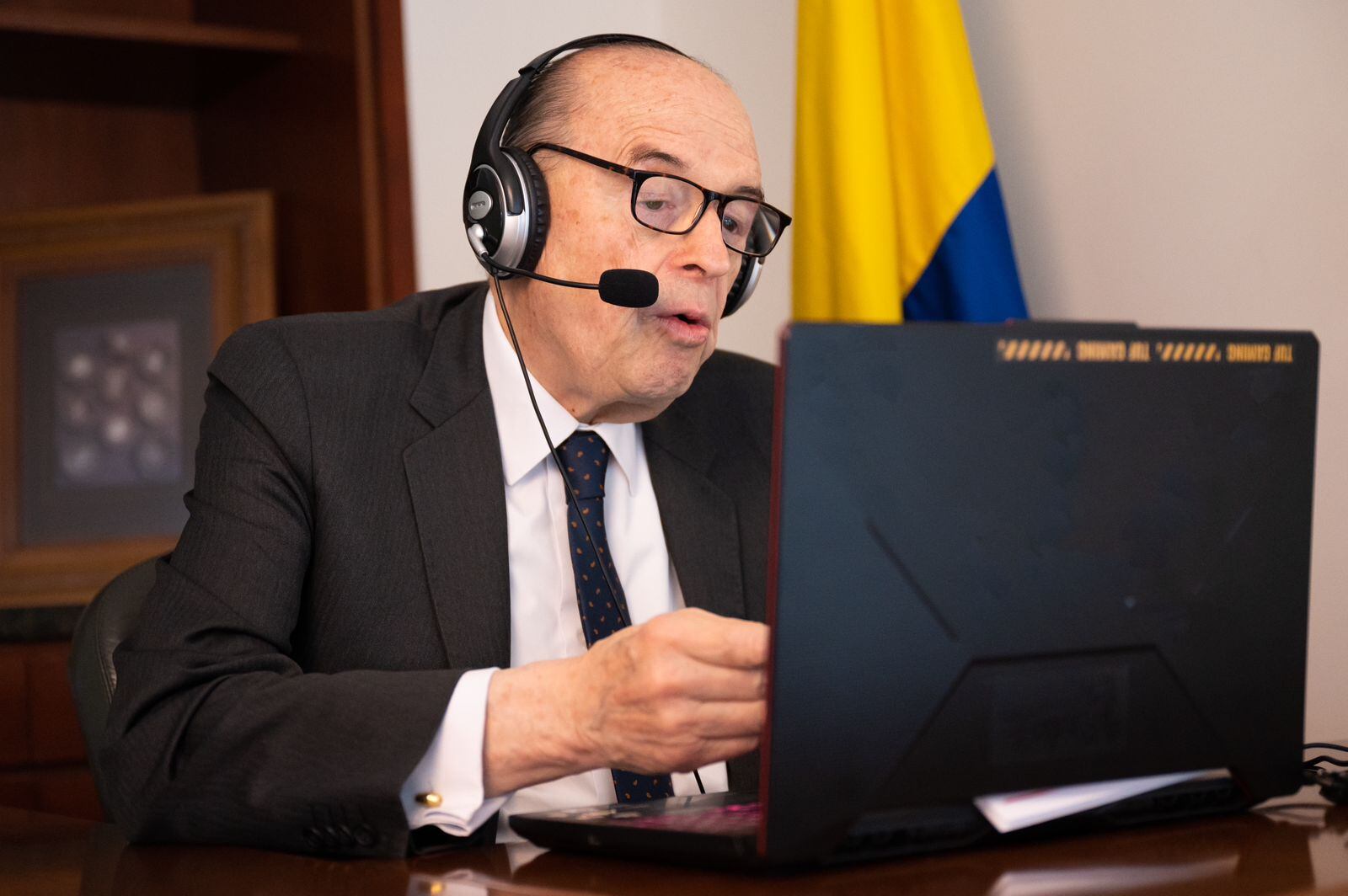 El canciller Álvaro Leyva en su intervención ante otros ministros internacionales y la OMS.