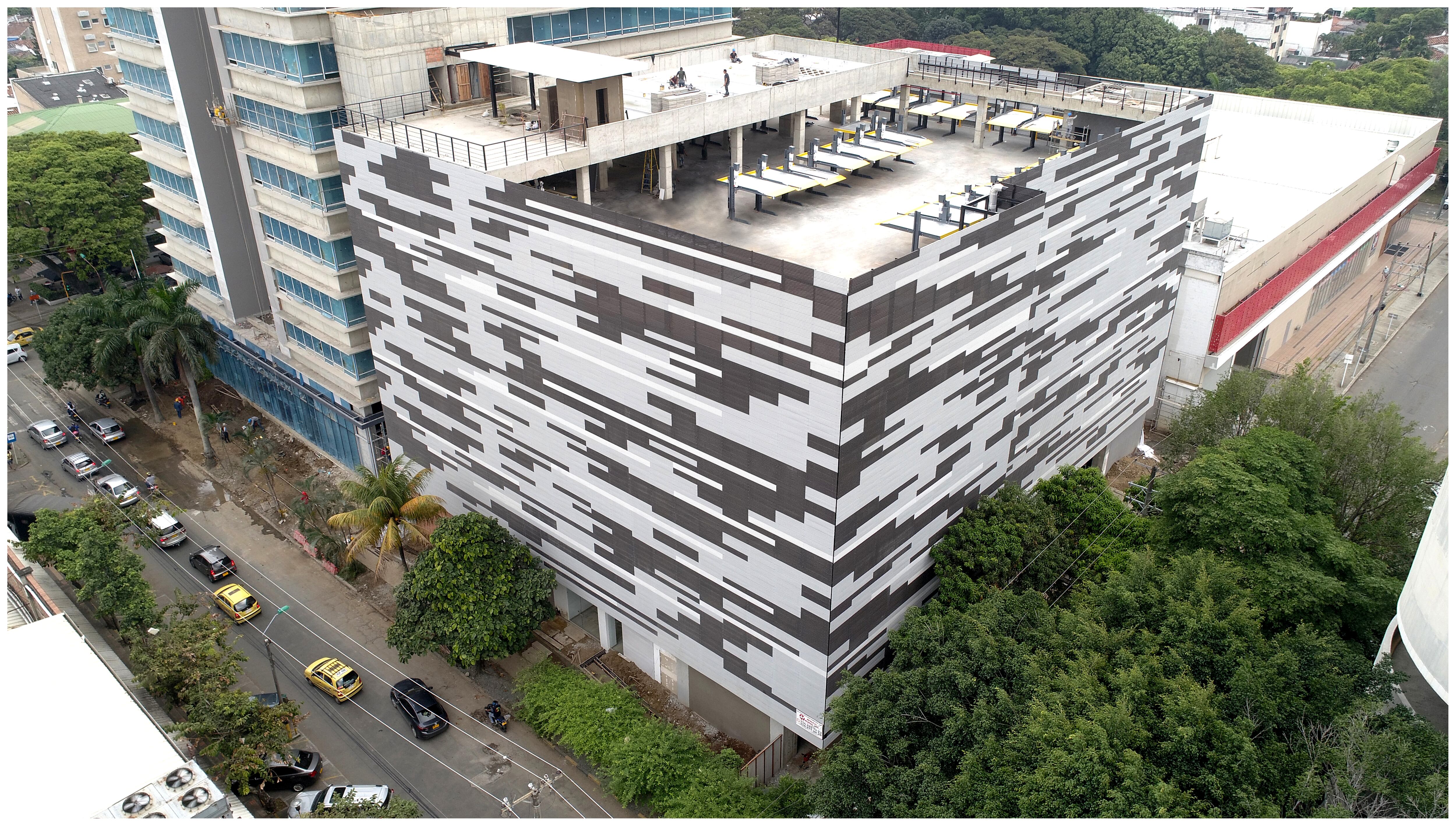 Los cortasoles protegen la fachada de los rayos solares.