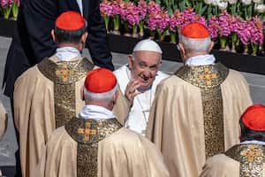 Francisco también entregará a cada uno de ellos el anillo de cardenal, que reemplaza al anillo episcopal que reciben como obispos. (Photo by Stefano Costantino/SOPA Images/LightRocket via Getty Images)