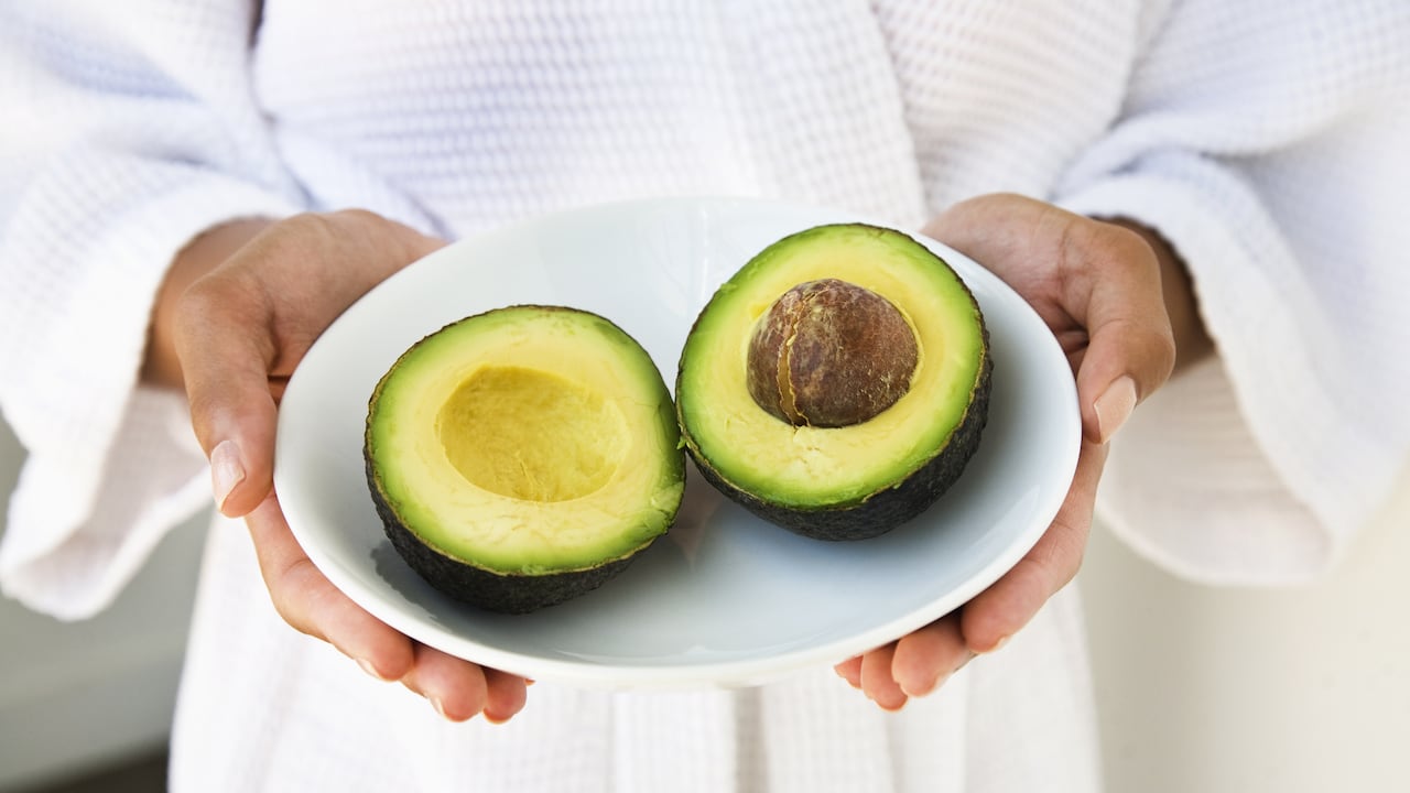 El aguacate es un producto consumido de manera constante en restaurantes y hogares.