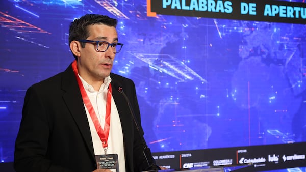 Inteligencia Artificial
Más allá del hype
Fecha: Miércoles 12 de agosto de 2026