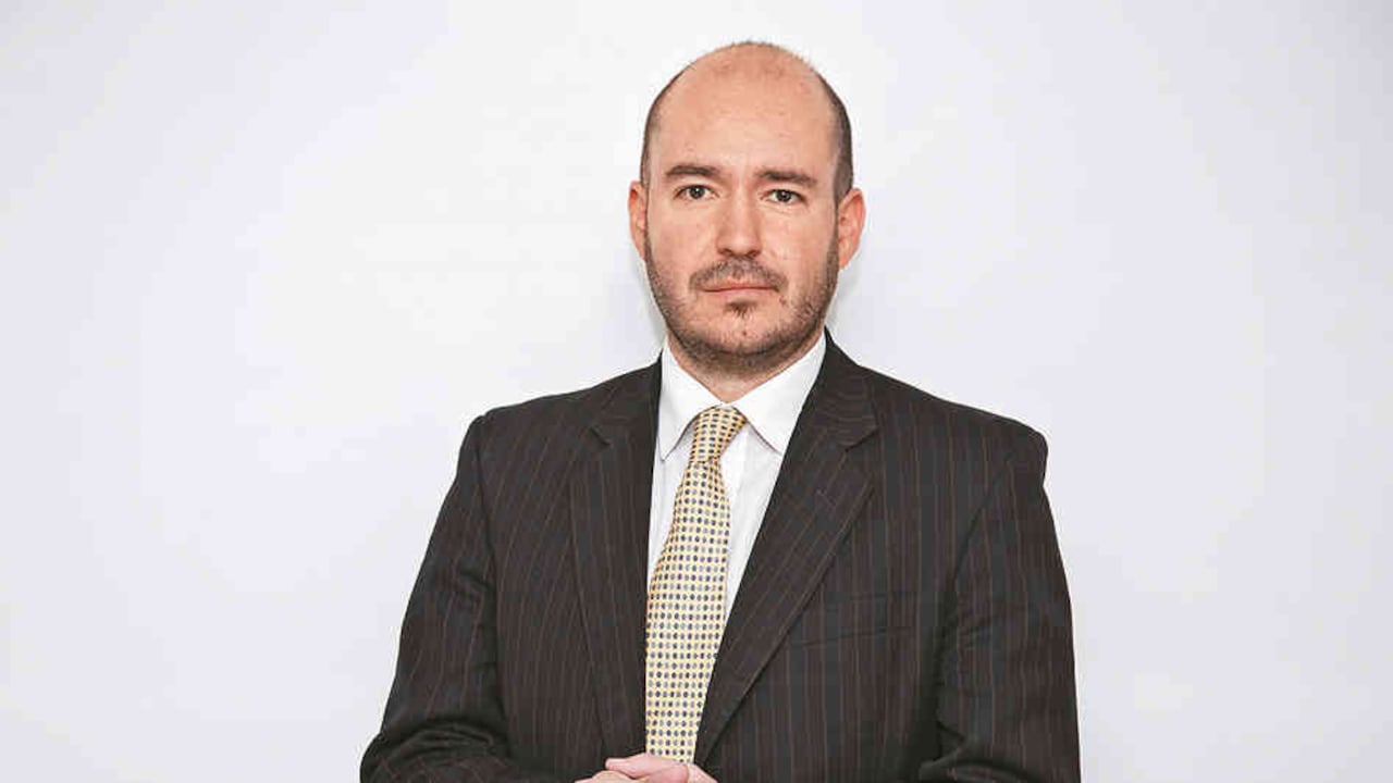 Carlos Maya.