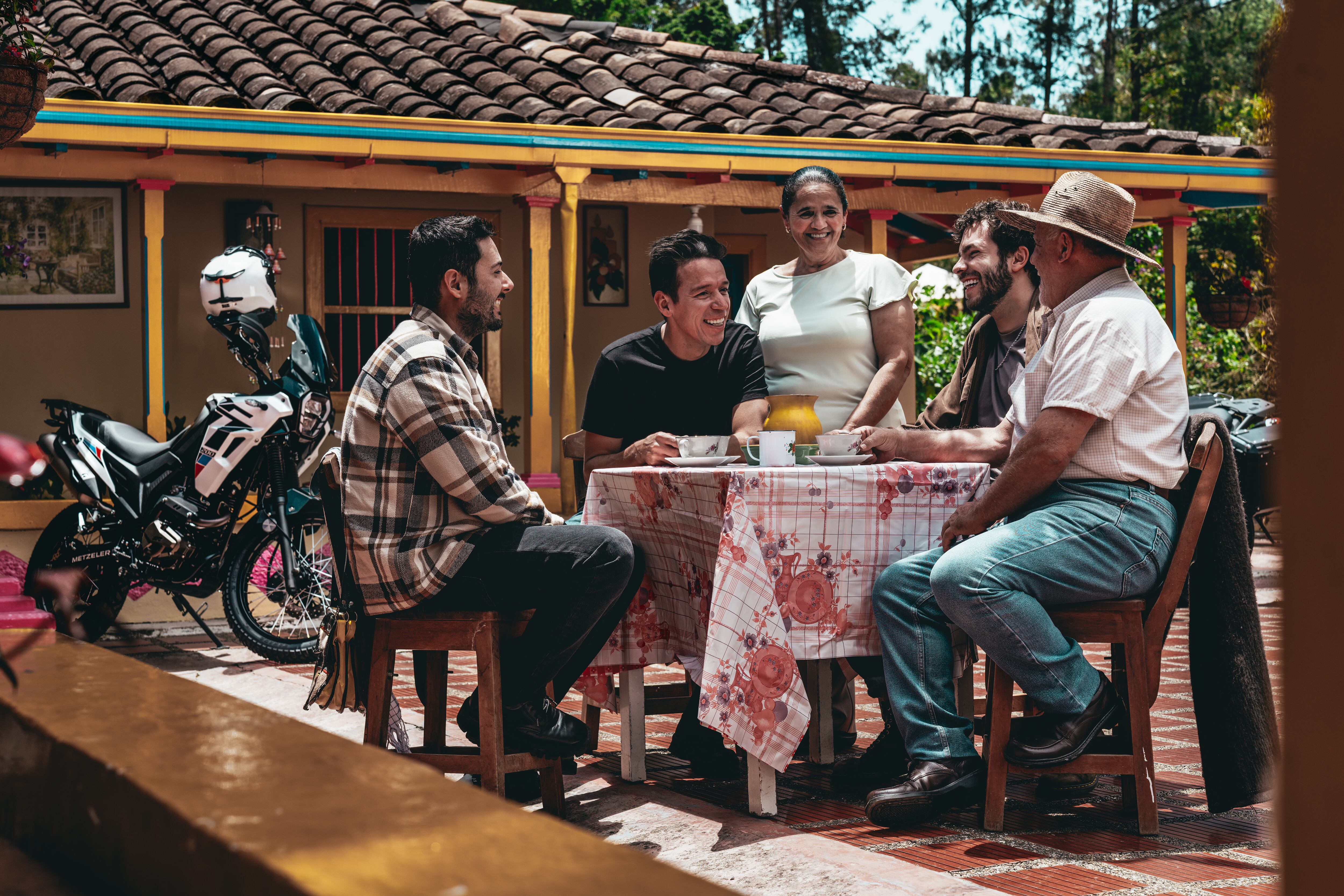 La alianza busca exaltar la 'berraquera' de los colombianos y su voluntad de salir adelante.