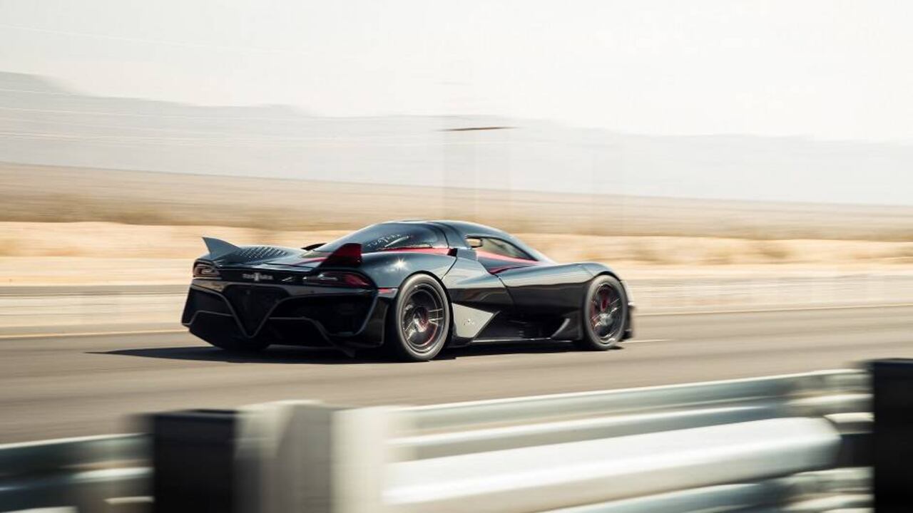 El récord fue superado por el vehículo en los últimos días en la Ruta 160 de Estados Unidos, que conecta a Las Vegas cerca de Pahrump, Nevada, y estuvo bajo el pilotaje del inglés Oliver Webb.