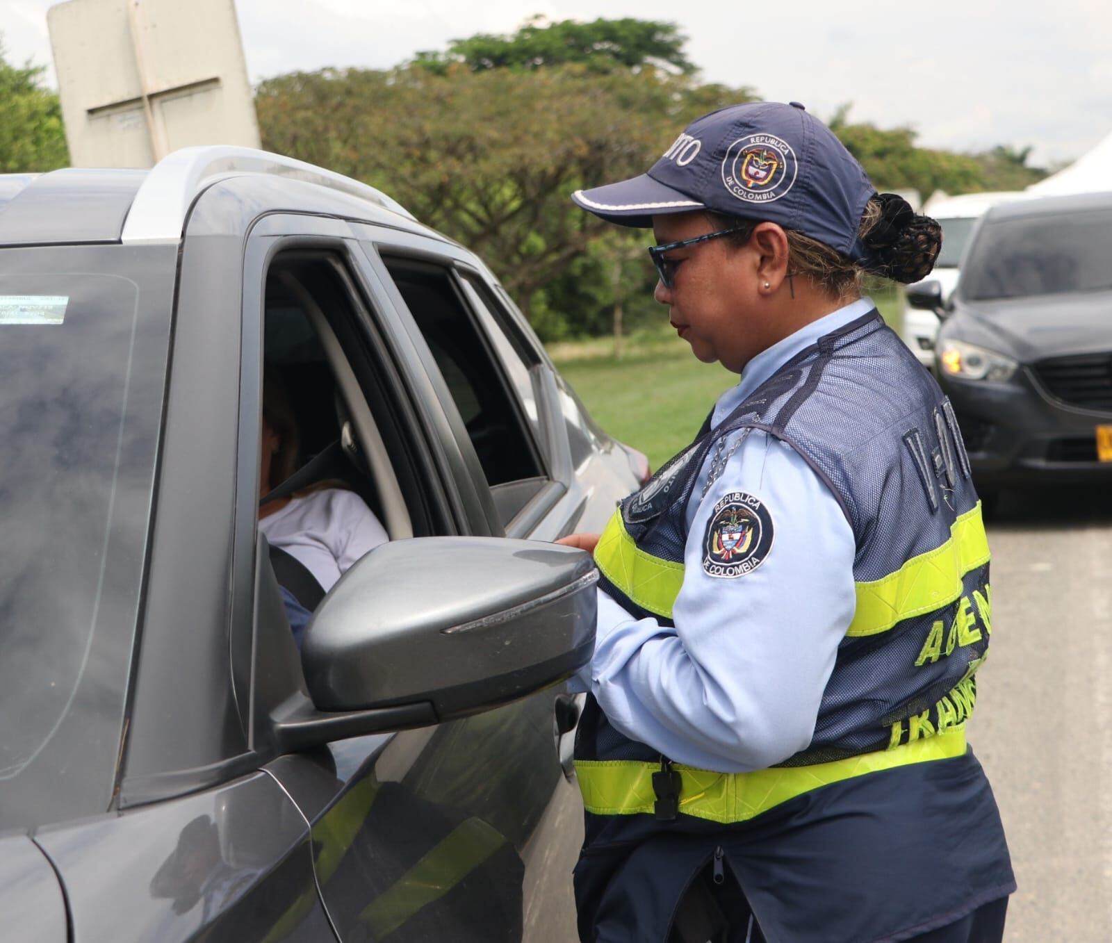 Agentes de movilidad reforzarán los principales corredores viales del Valle del Cauca durante el puente festivo de la Inmaculada.