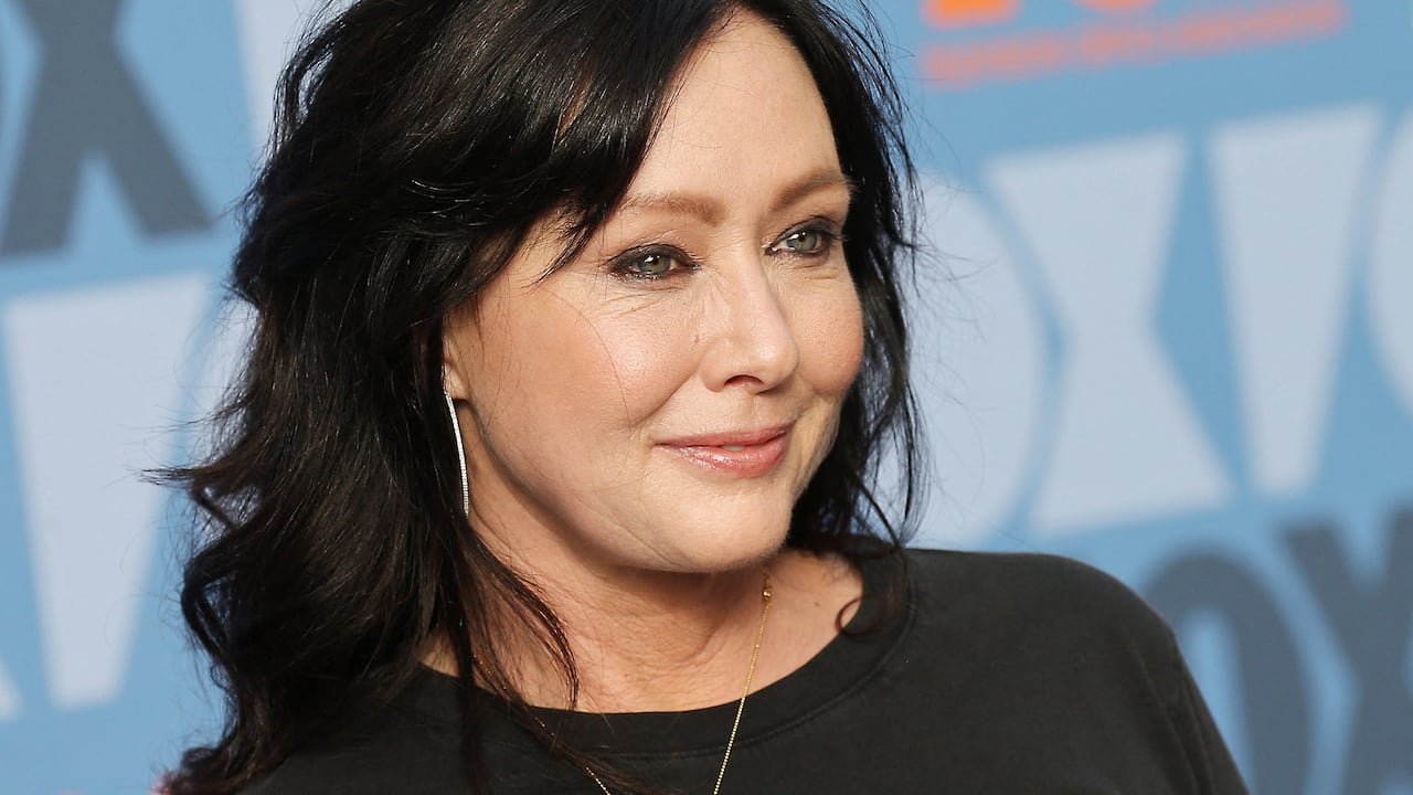 (ARCHIVOS) La actriz estadounidense Shannen Doherty asiste a la fiesta All-Star FOX Summer TCA 2019 en Fox Studios en Los Ángeles el 7 de agosto de 2019.
