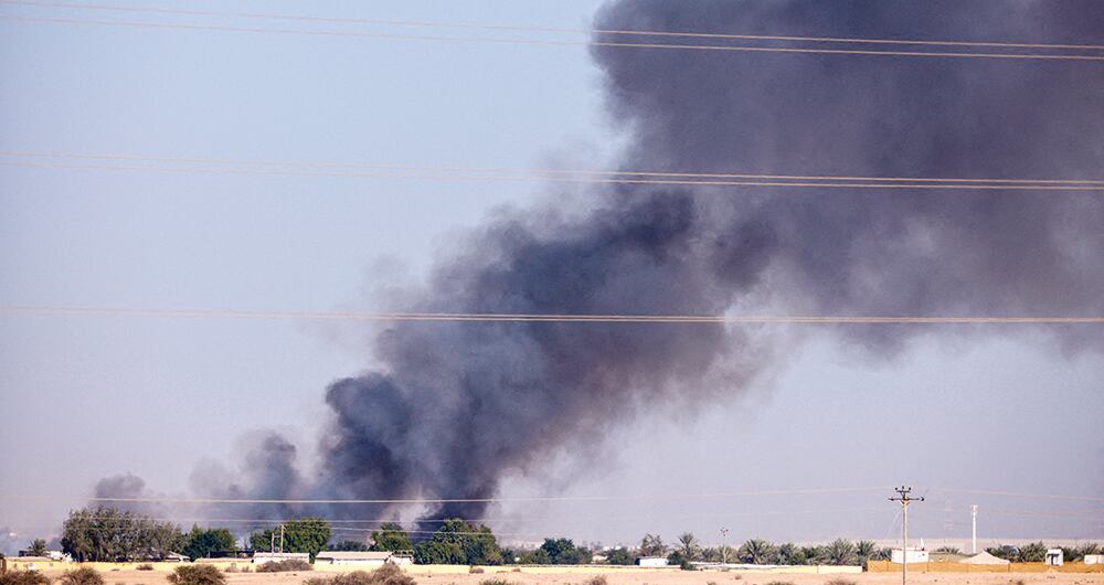 Gigante nube de humo por un incendio. 