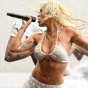 Karol G se presentó en los premios Billboard y logró sorprender con un impresionante show.