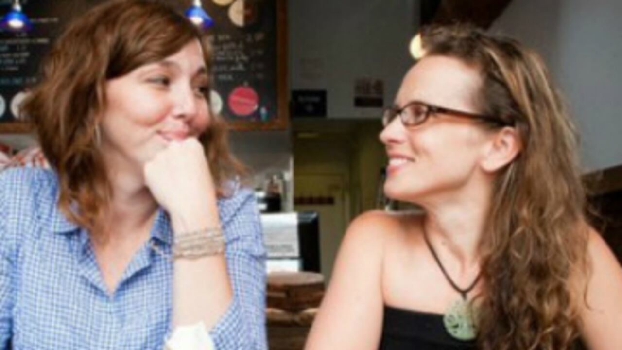 Jennie Dundas (izq.) y Alexis Miesen, tienen un negocio próspero de helados.