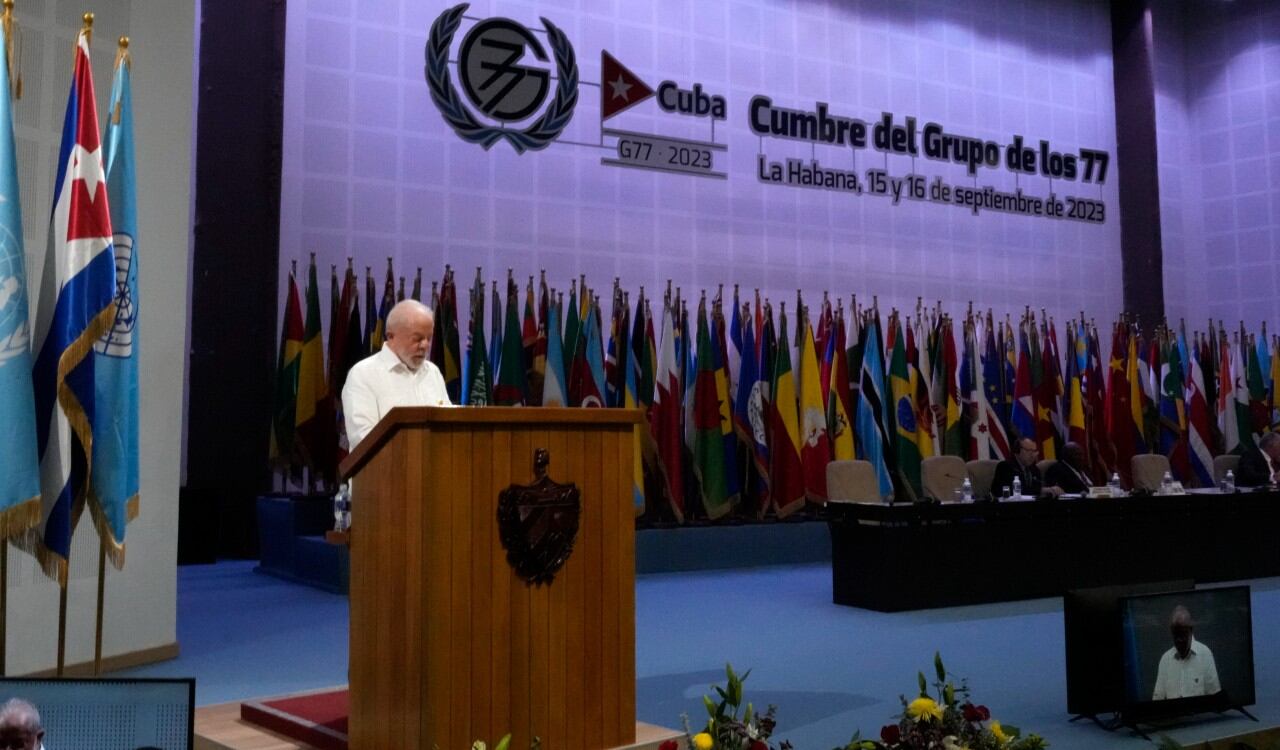 Lula da Silva dos días antes criticando a Estados Unidos en Cuba