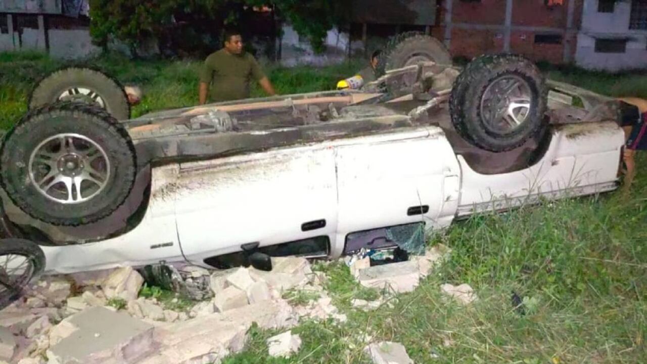 En el hecho resultaron heridos los dos ocupantes del vehículo.