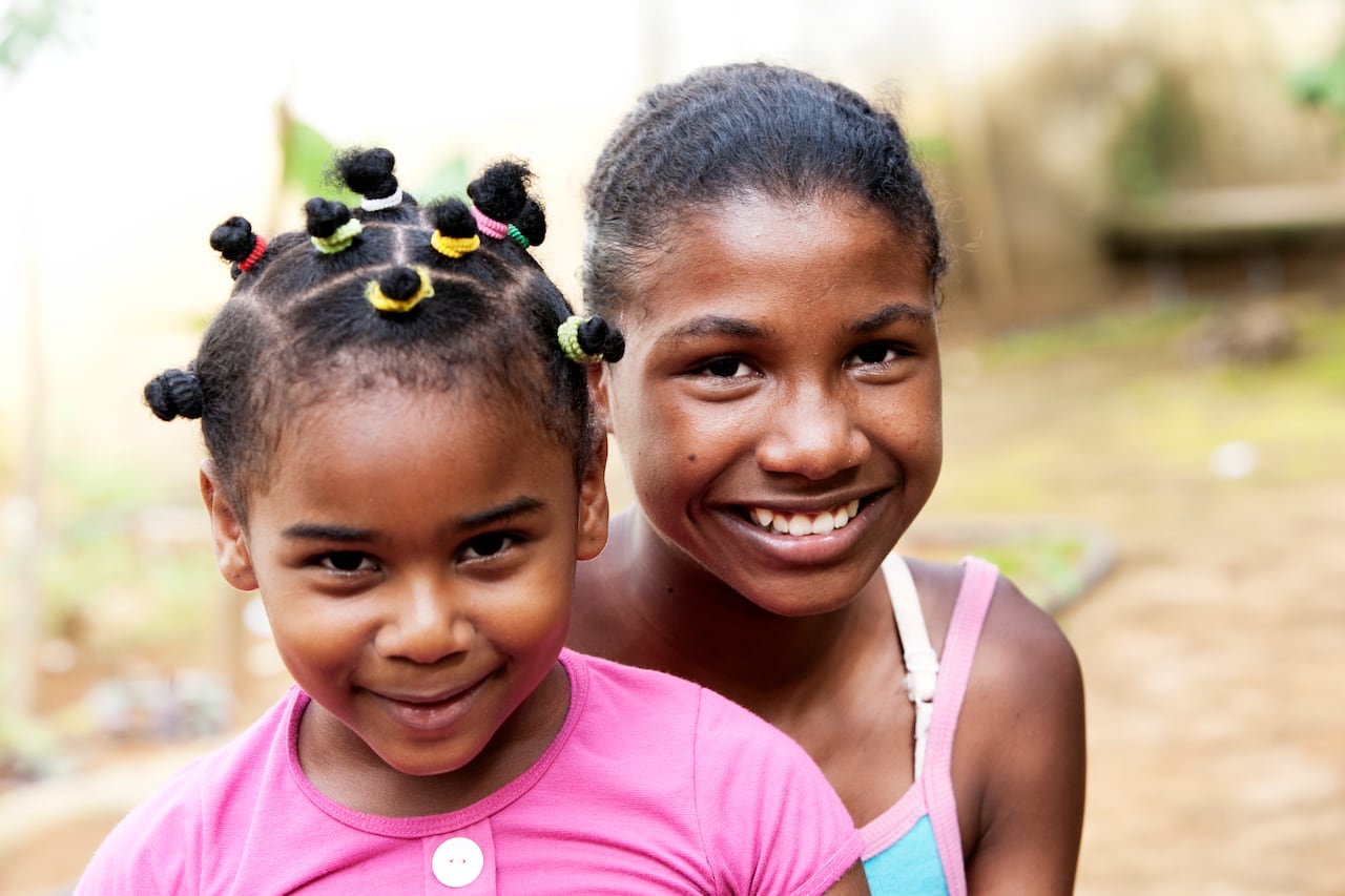 Según Unicef, en Colombia cerca de 7 millones de niños, niñas y adolescentes ven vulnerados sus derechos debido a su situación económica, y el 82 % de los delitos sexuales en el país tienen como víctimas a menores.