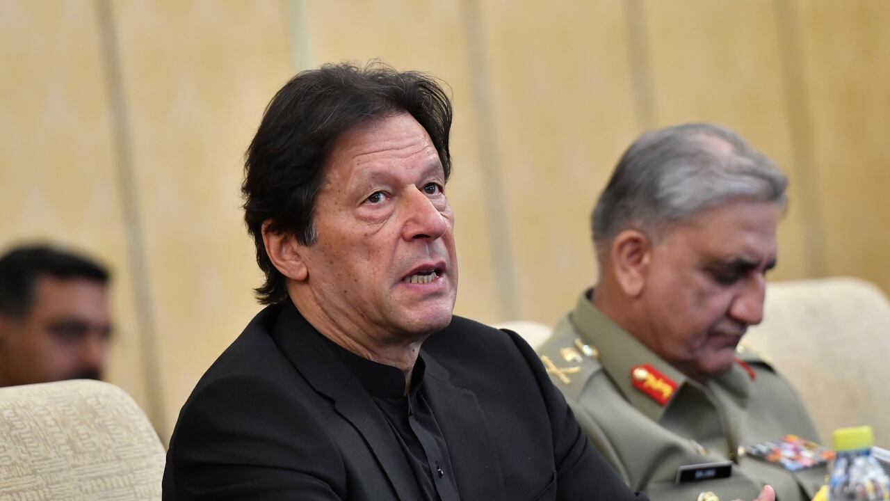 Imran Ahmed Khan Niazi es un político pakistaní elegido primer ministro el 18 de agosto de 2018 con 176 escaños.