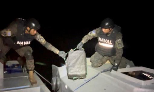 Internautas le piden desde Colombia al gobierno de El Salvador que esos delincuentes sean juzgados allí y que no los deje en poder de las autoridades nacionales.