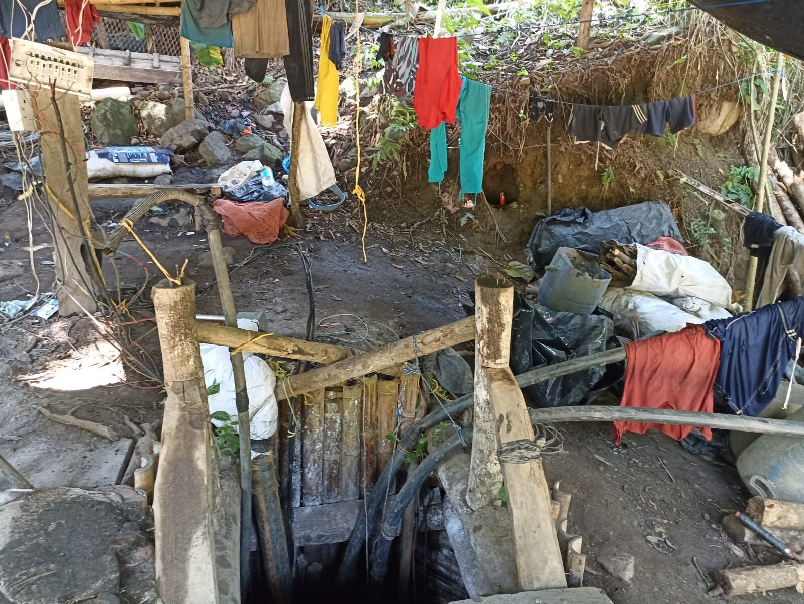 En el operativo fueron capturadas 13 personas