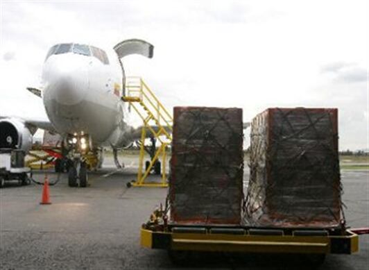 Las aerolíneas que operan en Colombia transportaron 886.606 toneladas de carga y correo en 2022, lo cual representó un crecimiento del 5%. 