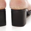 Los pies son los que reciben mucha tensión, peso y fuerza de impacto, por ello pueden sufrir dolencias como los callos. Foto: Getty Images.