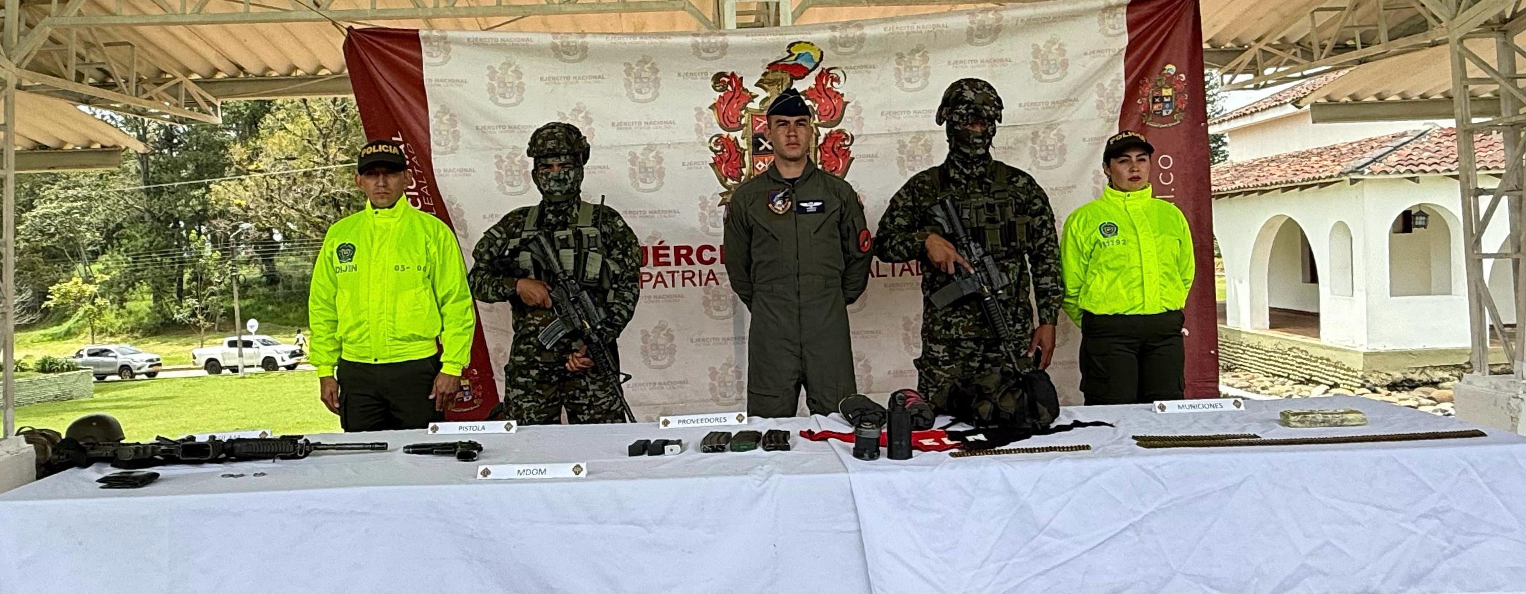 Elementos decomisados en medio de la operación.