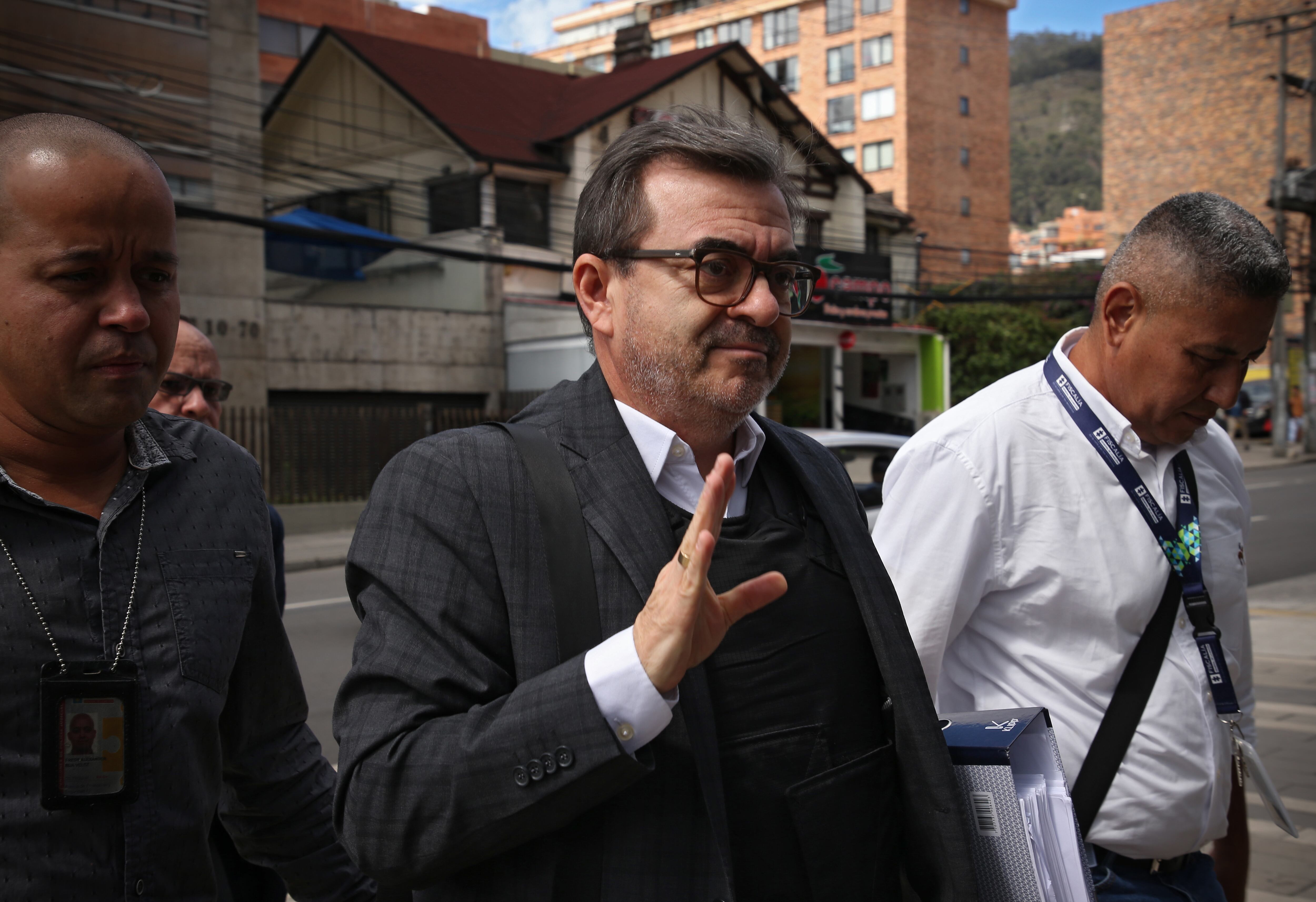 Olmedo López  exdirector de la  UNGRD  ingresa a la Sala de Instrucción de la Corte Suprema de Justicia para que entregue detalles  sobre el caso del congresista Wadith Manzur
Bogota junio 25 del 2024
Foto Guillermo Torres Reina / Semana