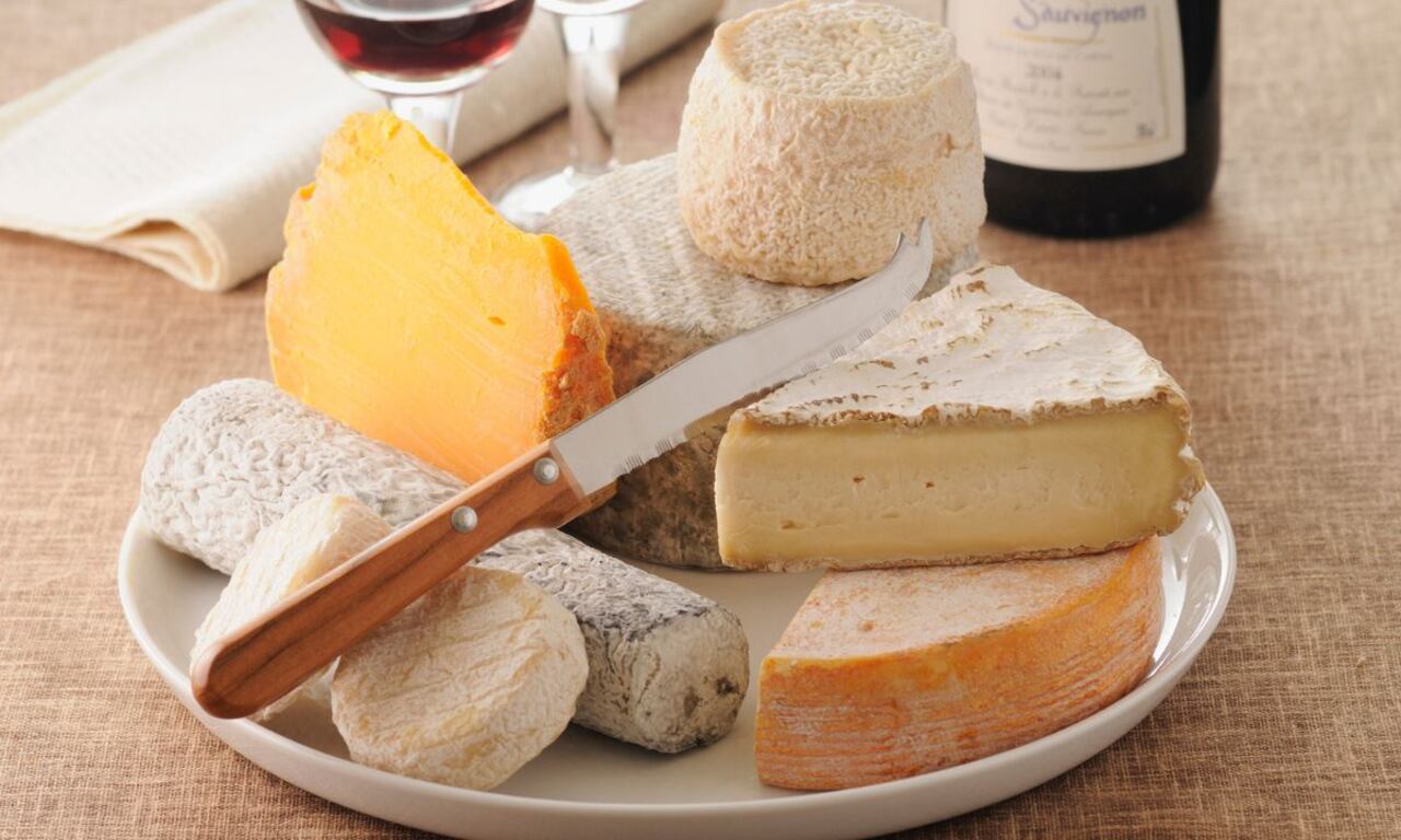 Así se debe cortar el queso.