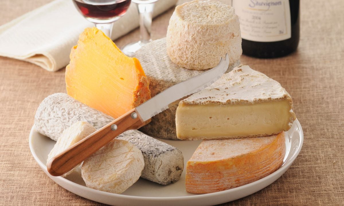 Así se debe cortar el queso.