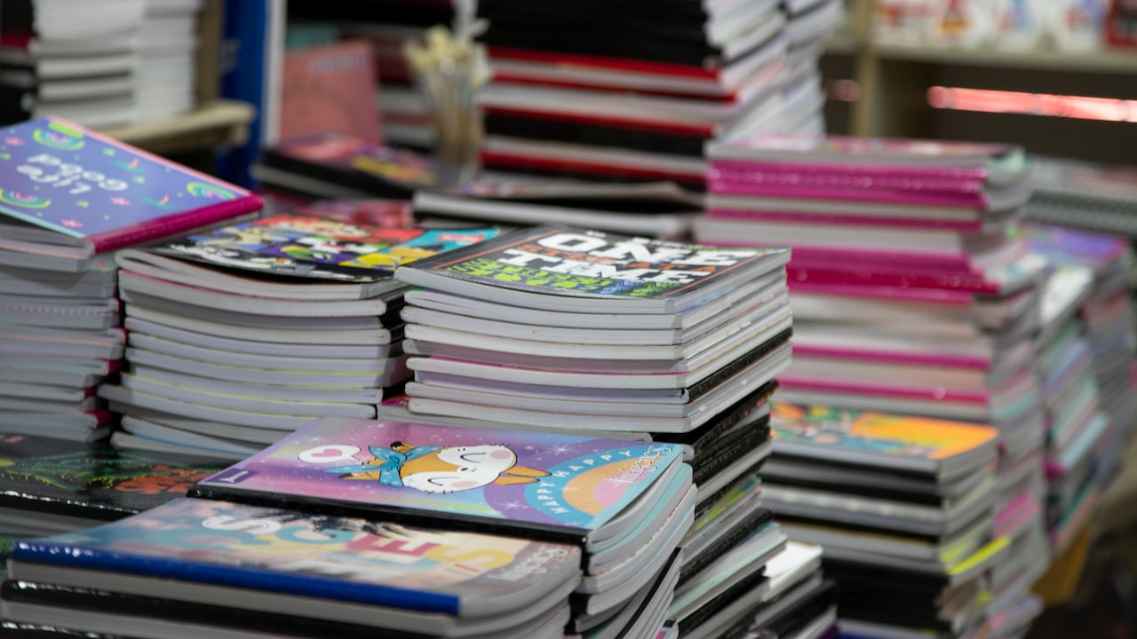 En Colombia se producen 120 millones de cuadernos, de los cuales 90 millones pertenece a la categoría de cuaderno económico (cosido de 100 hojas)