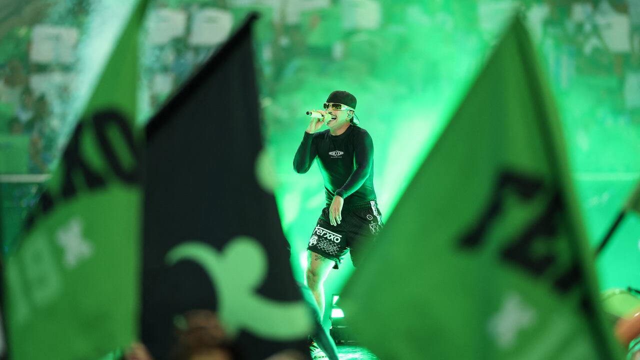 El cantante colombiano enamoró al público con su energía latina.